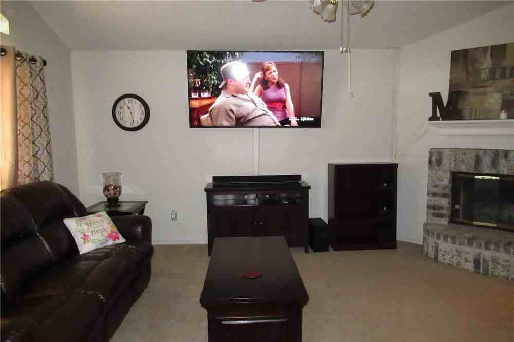 7929 Gardengate Ln - Photo 3 of 8