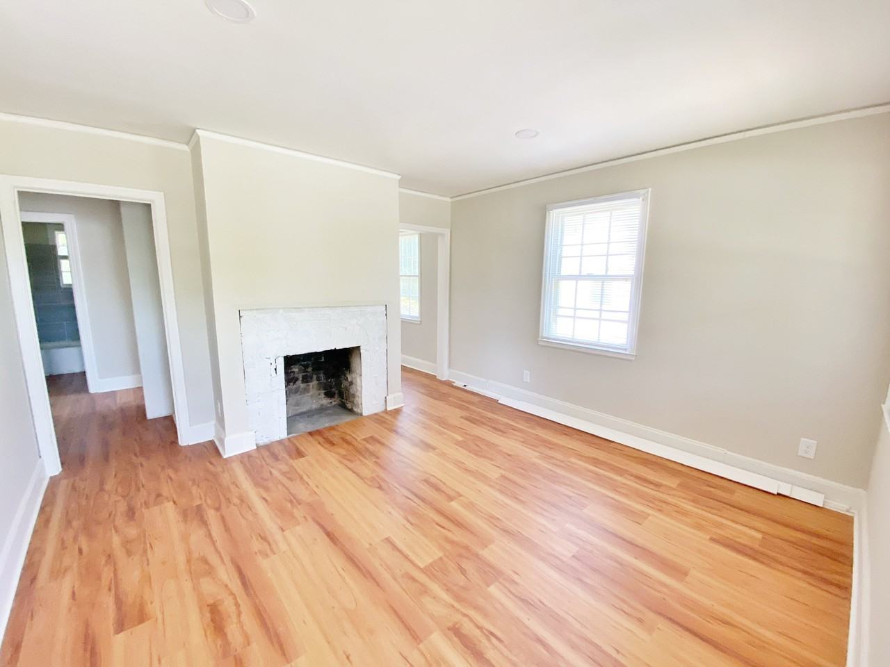 306 306 North Ireland Street - 308 - Photo 2 of 8