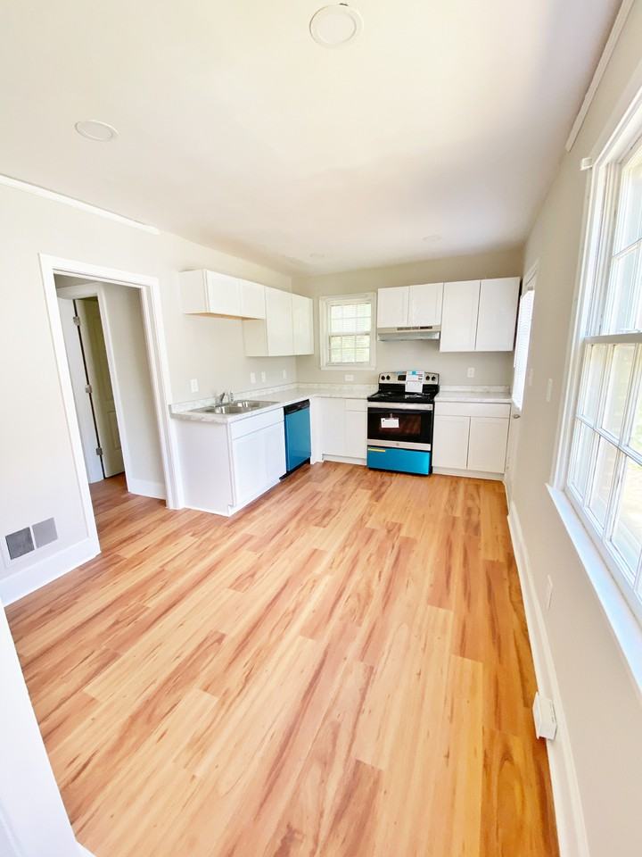 306 306 North Ireland Street - 308 - Photo 3 of 8