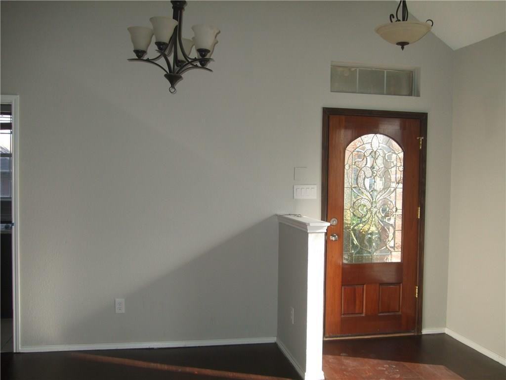 505 Picketts Dr - Photo 3 of 12