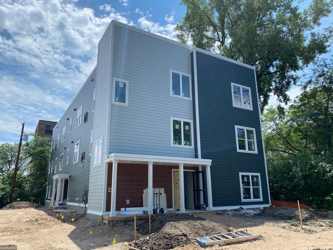 2222 Stewart Ave - Photo 2 of 16