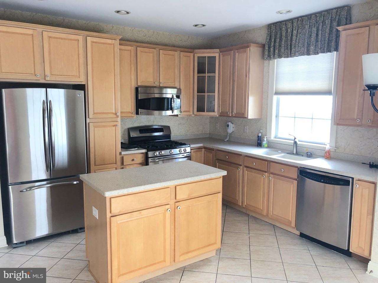 1251 Park St - Photo 2 of 19