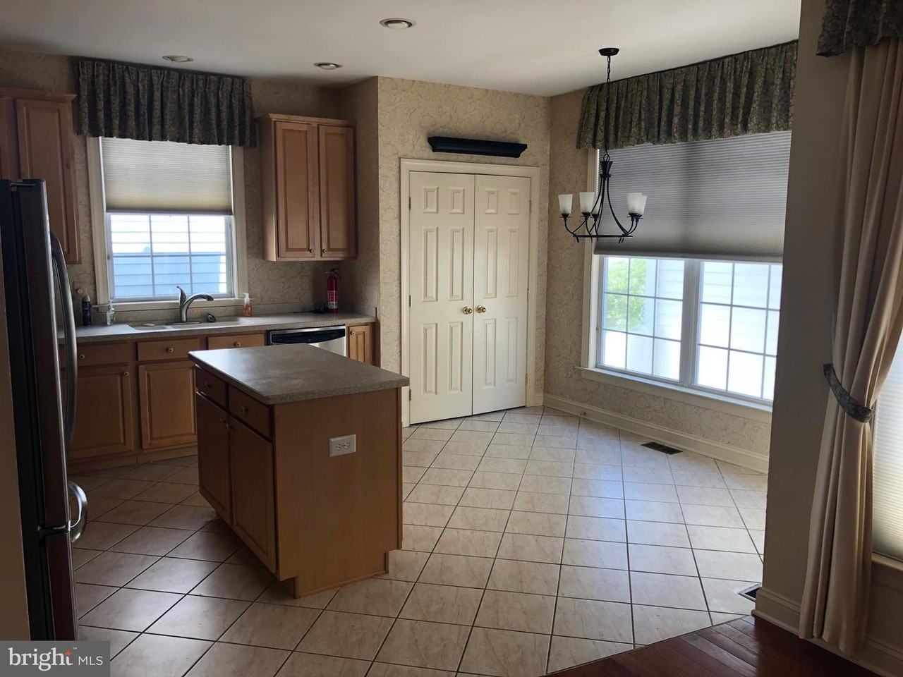 1251 Park St - Photo 3 of 19