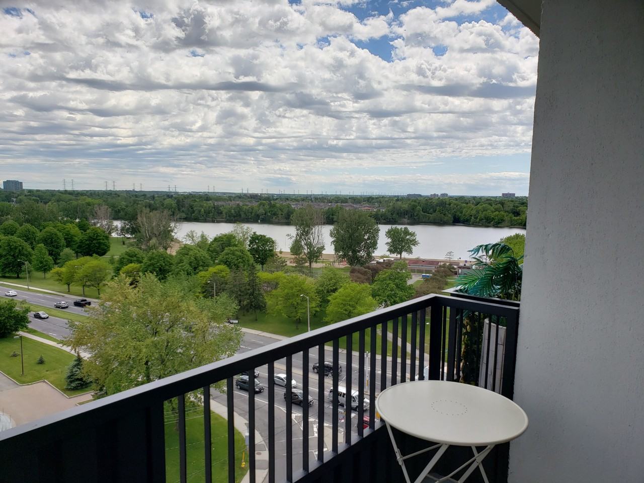 2951 Riverside Drive #1210 - Photo 3 of 10