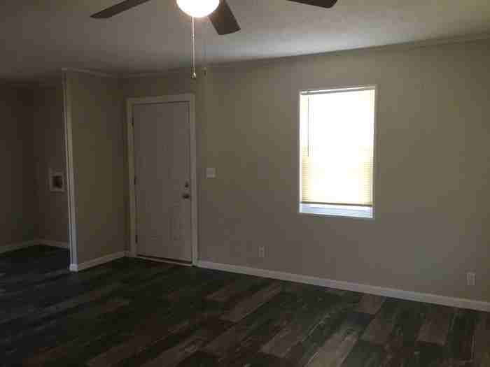 729 Humphrey St - Photo 2 of 9