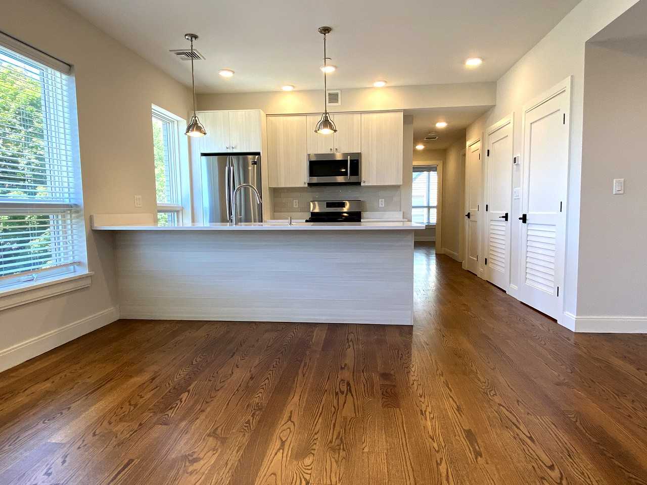 Everett - Photo 2 of 19