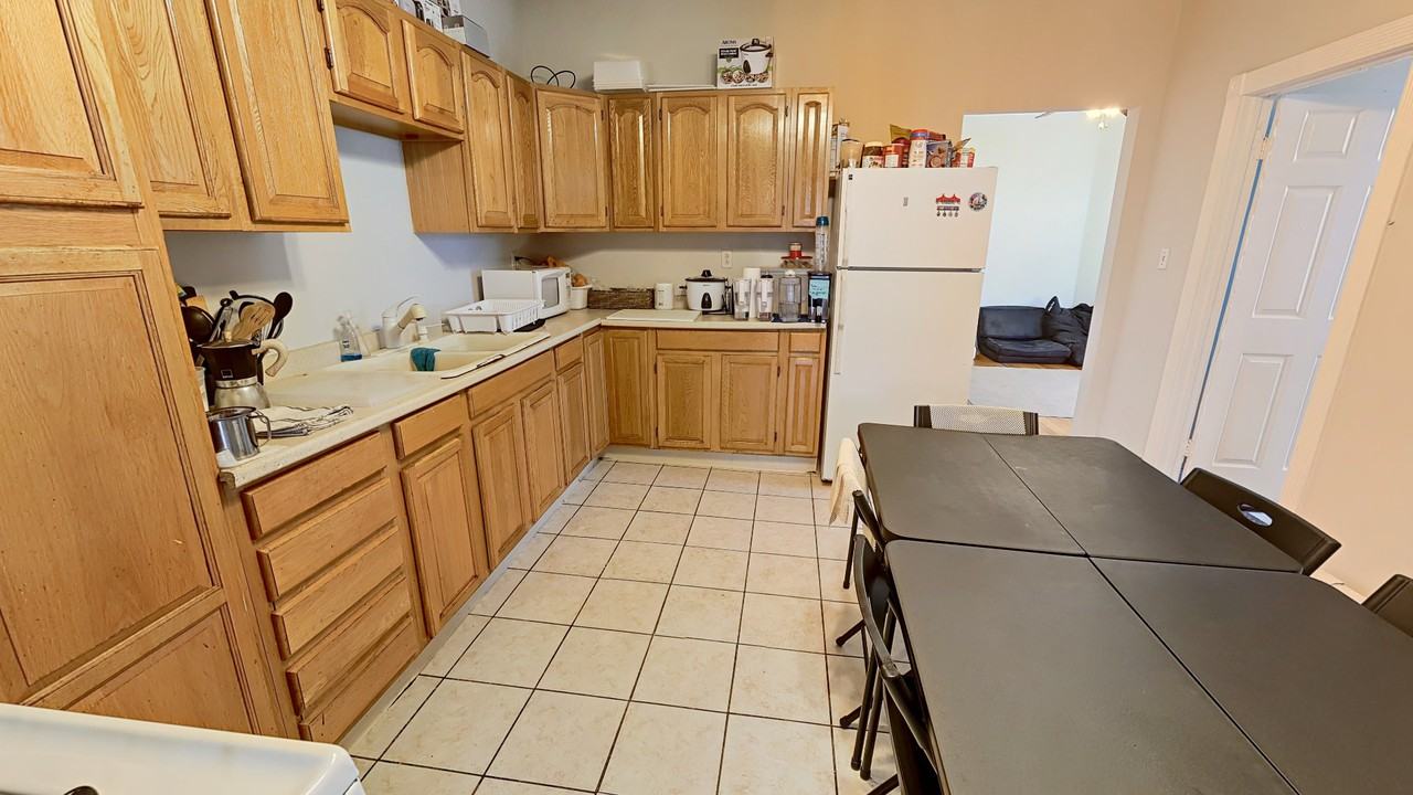 303 Maverick St #3 - Photo 3 of 21