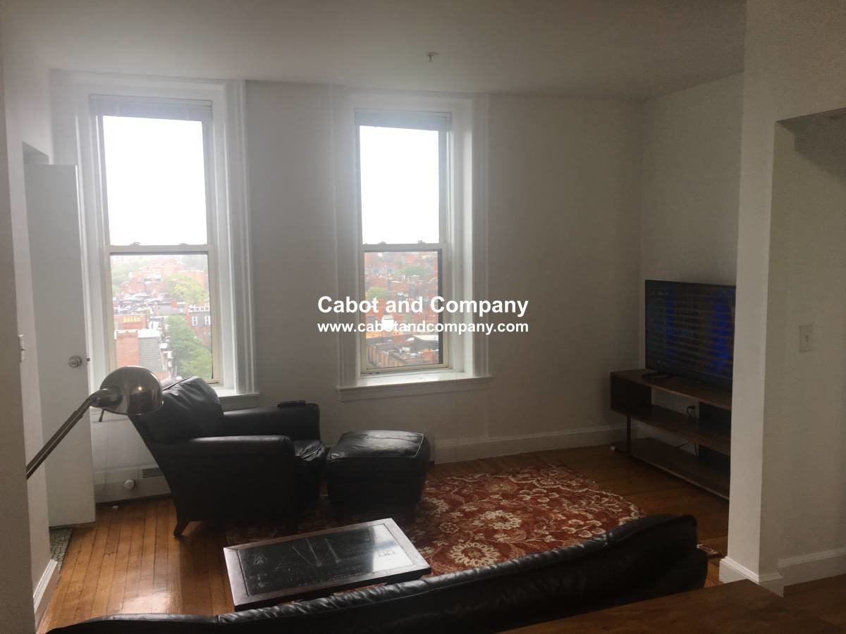 Beacon St #96 - Photo 3 of 10