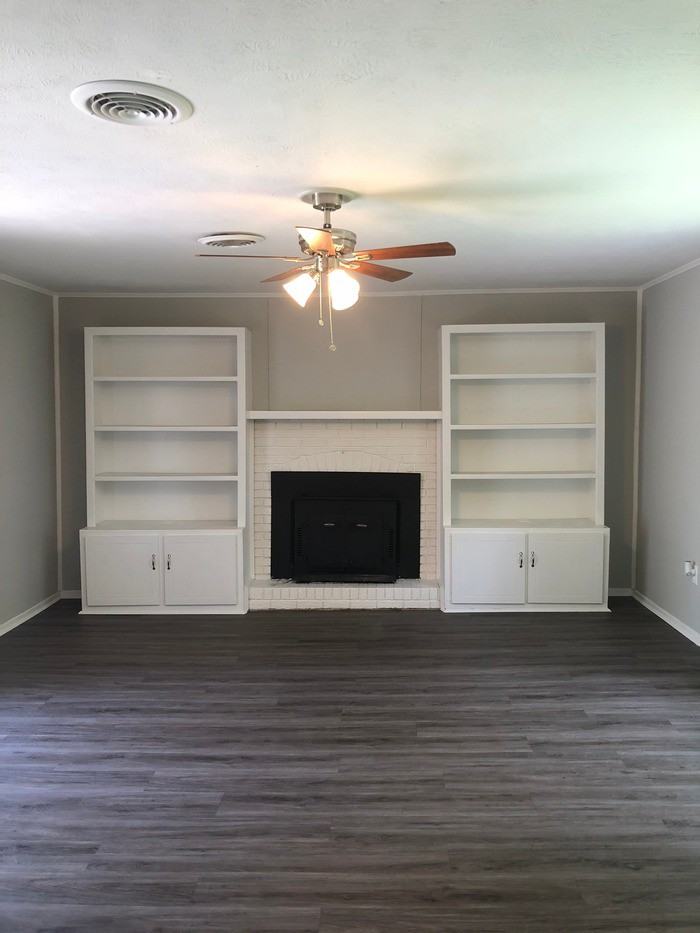 320 Southridge Dr - Photo 2 of 8