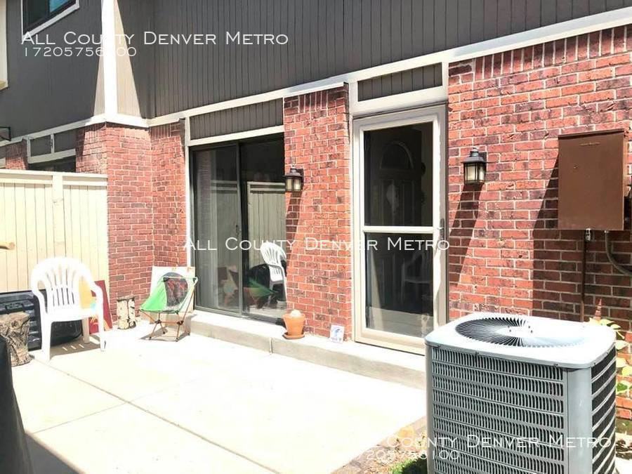 118 S Holman Way - Photo 3 of 22