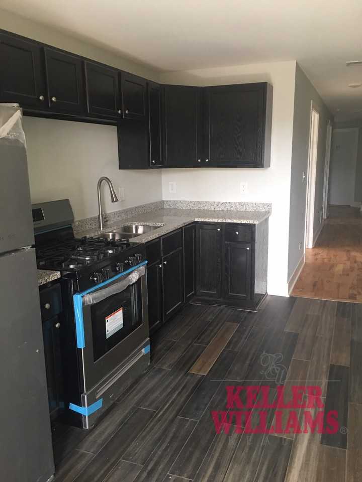 7746 South Street 2, Chicago, IL 60620 3 Bedroom Apartment