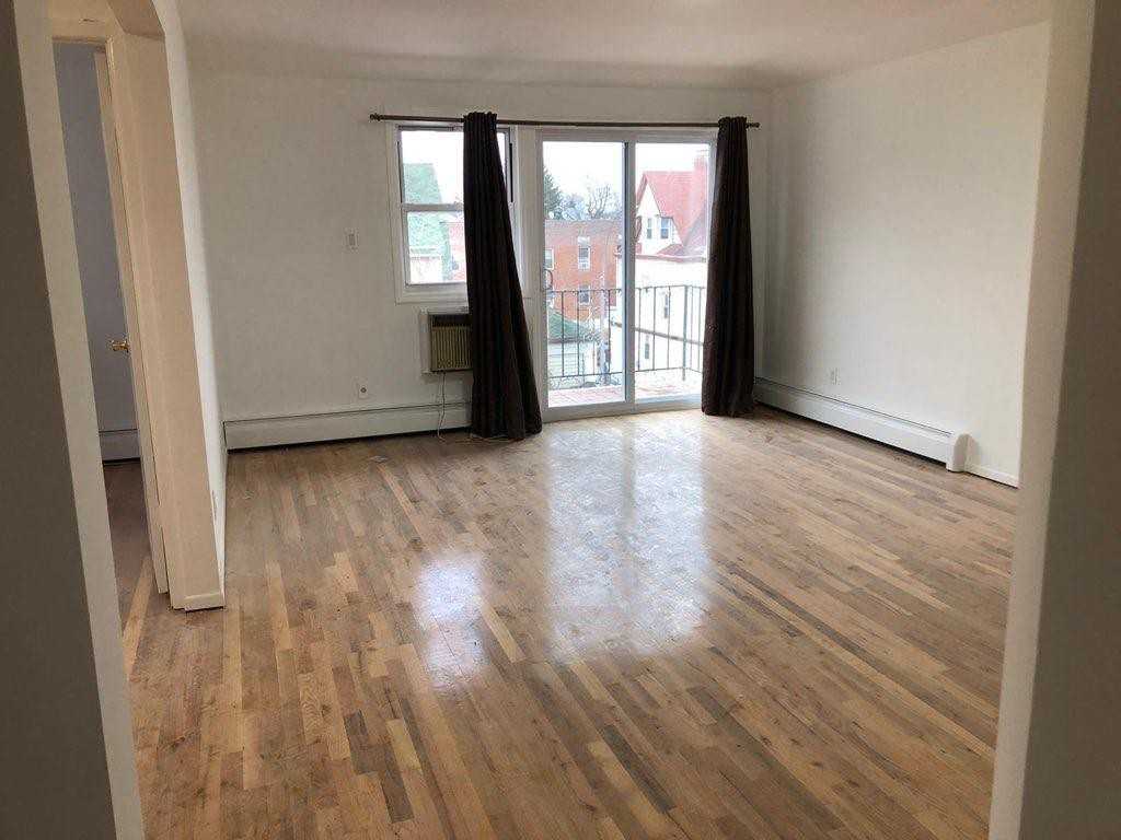 84-04 Lefferts Boulevard #3rd floor - Photo 3 of 7