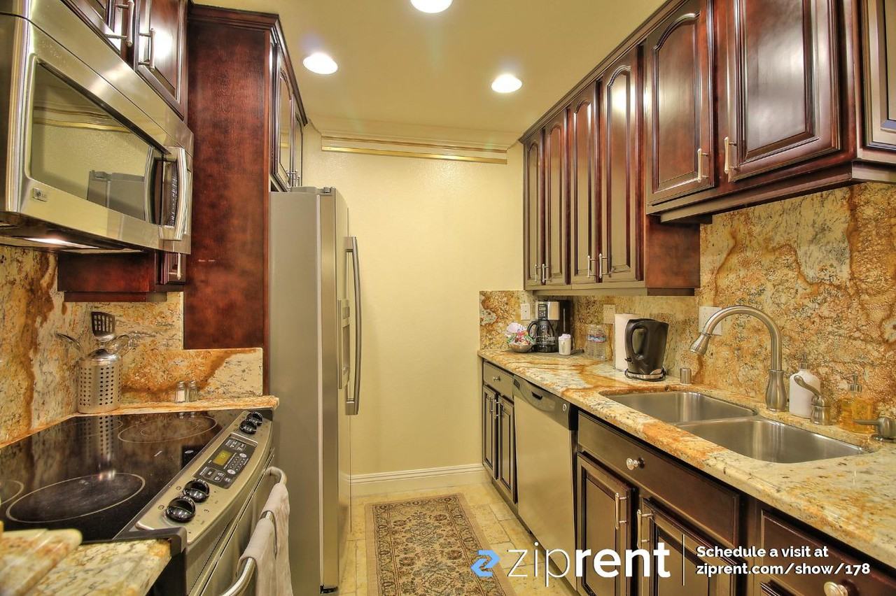 1135 Yarwood Ct - Photo 2 of 11