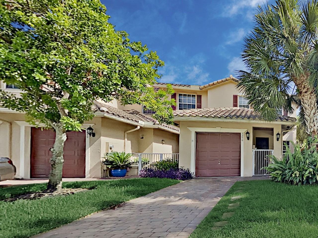 3290 Fairway Cir - Photo 2 of 18