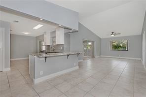 740 Sw 55th Ave - Photo 2 of 10