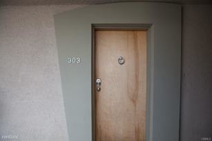 2121 Beloit Ave Unit 301  