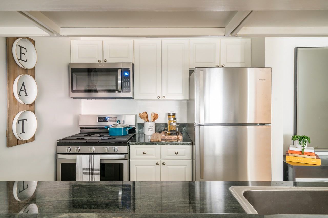 The Clinton - Photo 7 of 40