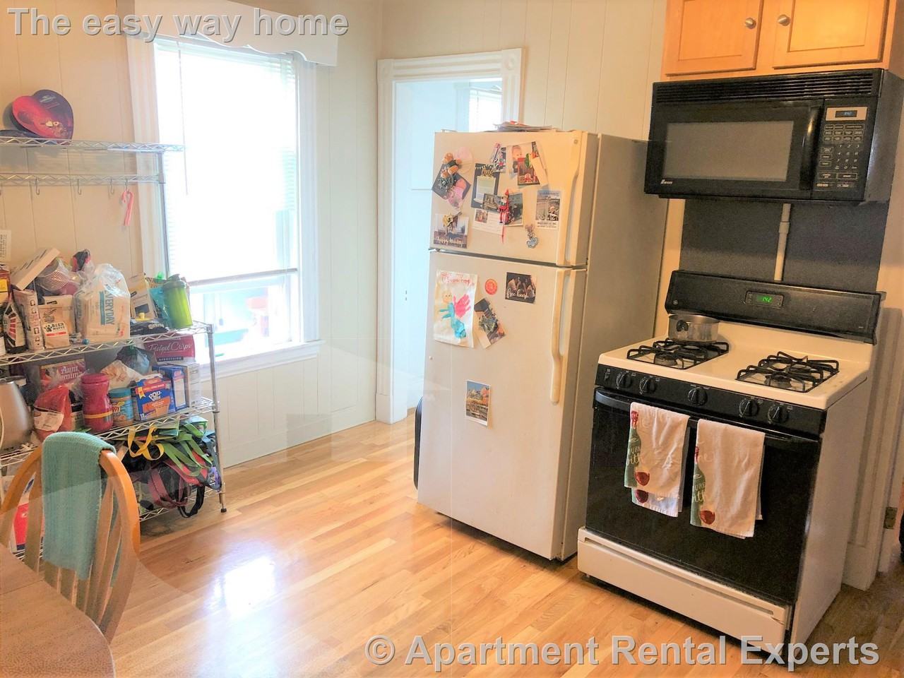 2 Ibbetson St #2 - Photo 3 of 12