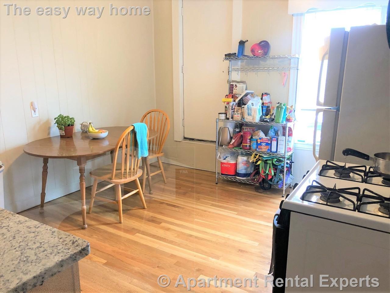 2 Ibbetson St #2 - Photo 4 of 12