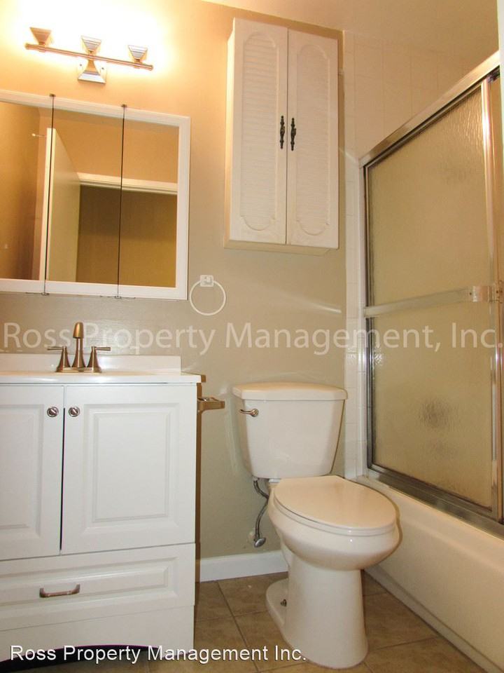 4765 Saginaw Cir - Photo 3 of 9