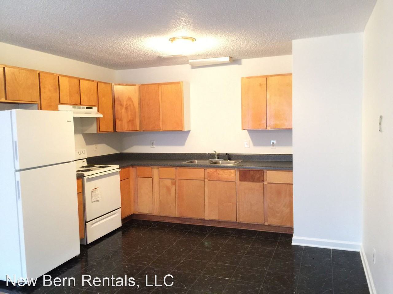 146 W Pine St - Photo 3 of 9