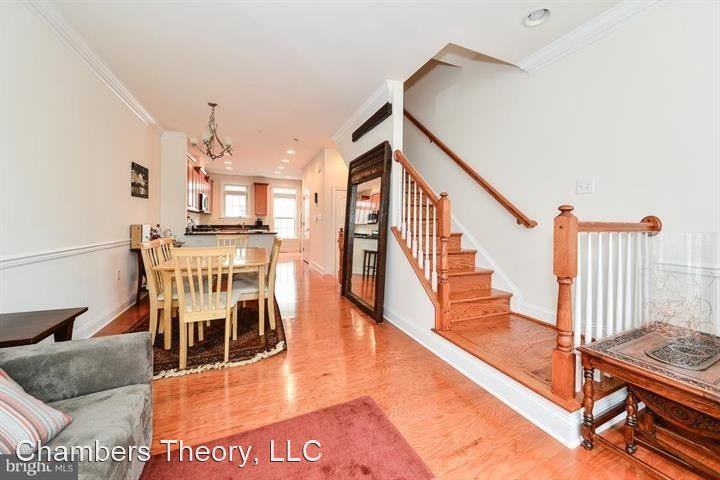 402 N Thomas St - Photo 3 of 26