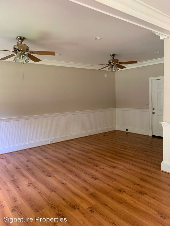 136 Lakepoint Dr - Photo 3 of 33