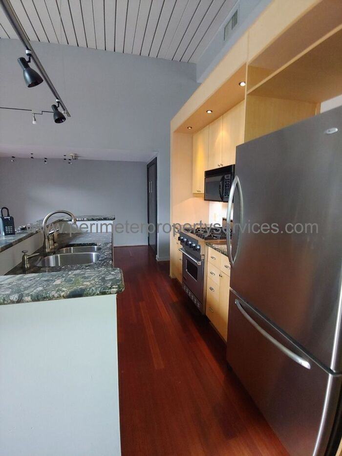 490 N Highland Ave Ne #4A - Photo 3 of 25