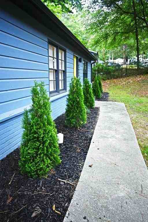 1020 Valley View Rd Se - Photo 2 of 29