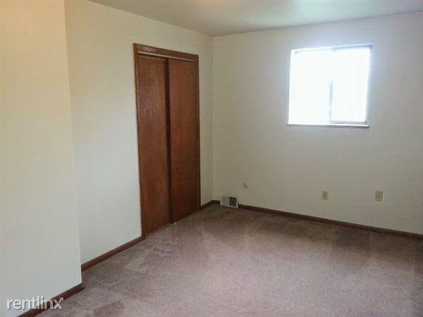 808 10th St Rear - Photo 2 of 6