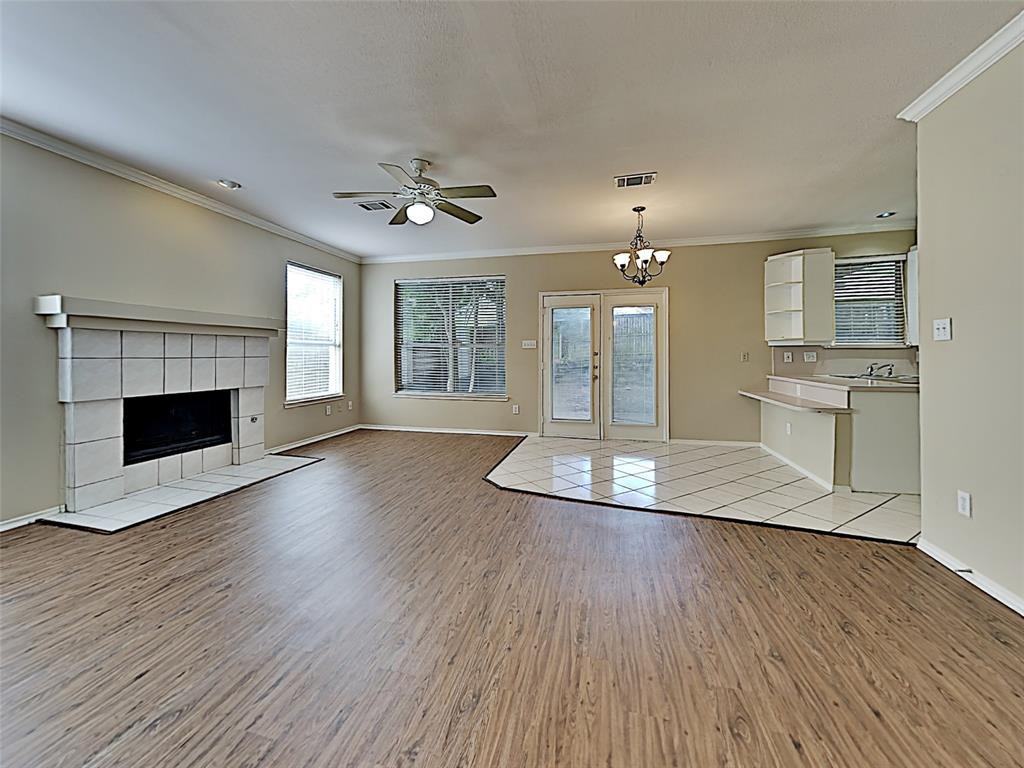 1411 Summercrest Ln - Photo 3 of 15