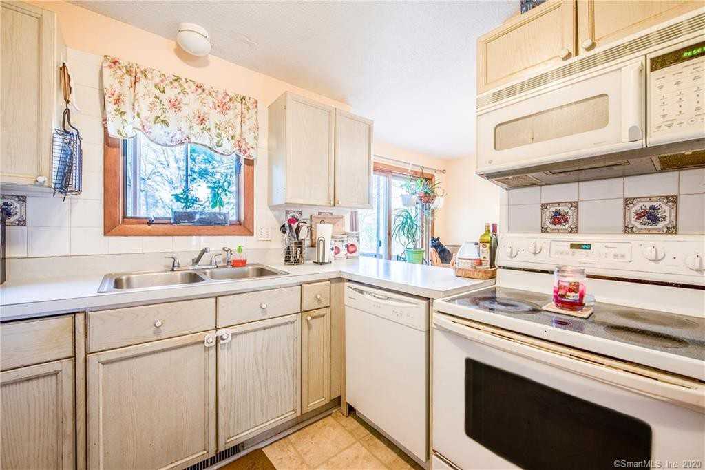 69 Eastbrook Hts Unit A - Photo 2 of 14