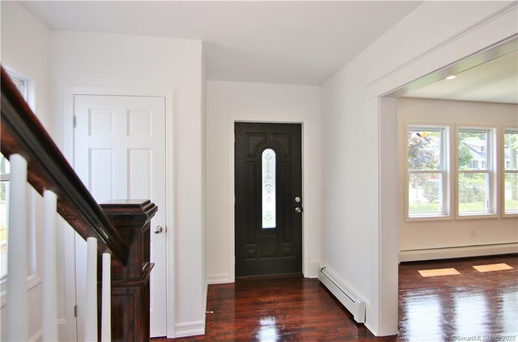 1083 Shippan Ave - Photo 2 of 19