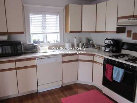 1133 Beacon St #2 - Photo 2 of 9