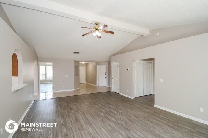 8294 Rocky Creek Ct - Photo 3 of 16