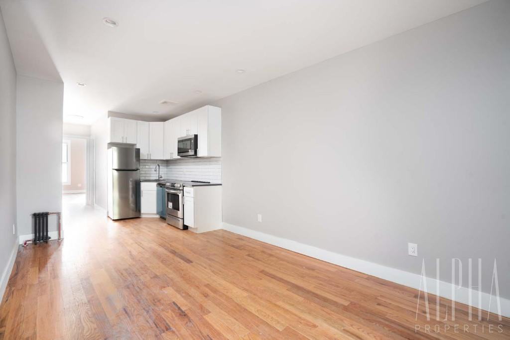 5889 54th St #1R - Photo 3 of 9
