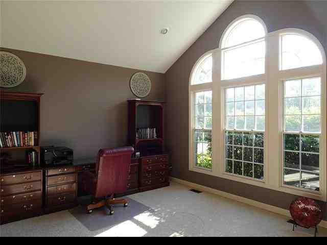 17336 Oak Hill Dr - Photo 3 of 36