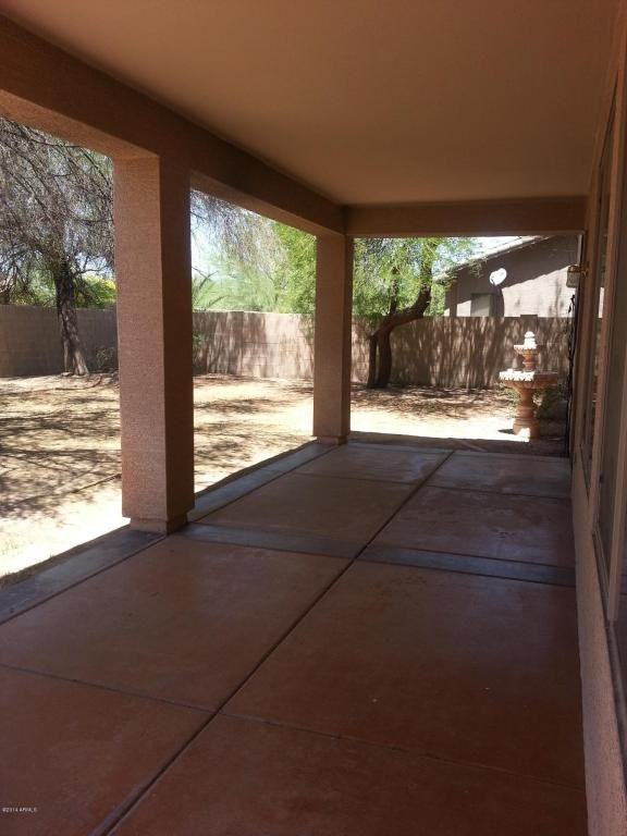 25426 N Hackberry Dr - Photo 2 of 15