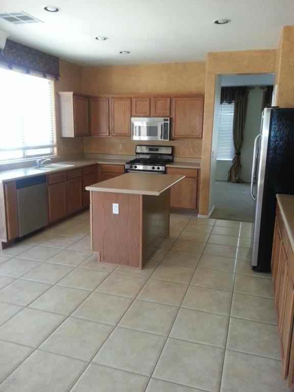 25426 N Hackberry Dr - Photo 3 of 15