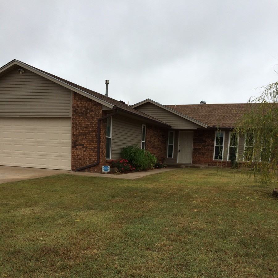 301 Springfield Dr - Photo 2 of 17