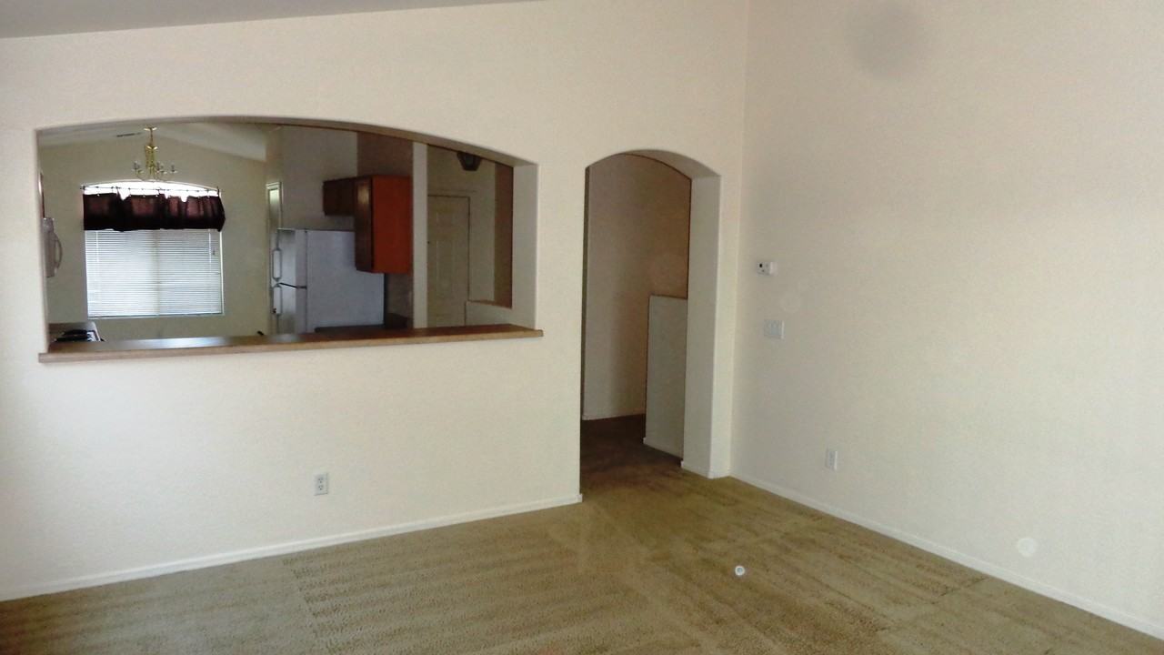 12371 W Devonshire Ave - Photo 3 of 5