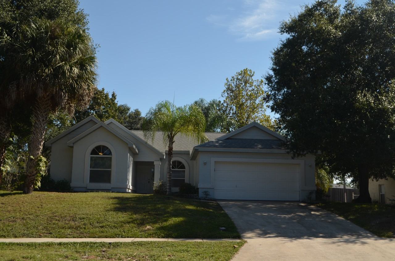 5912 Kendrew Dr - Photo 2 of 15