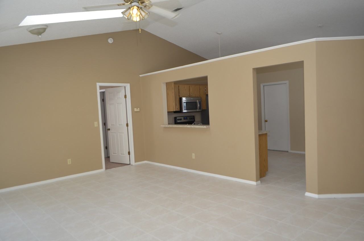 5912 Kendrew Dr - Photo 3 of 15