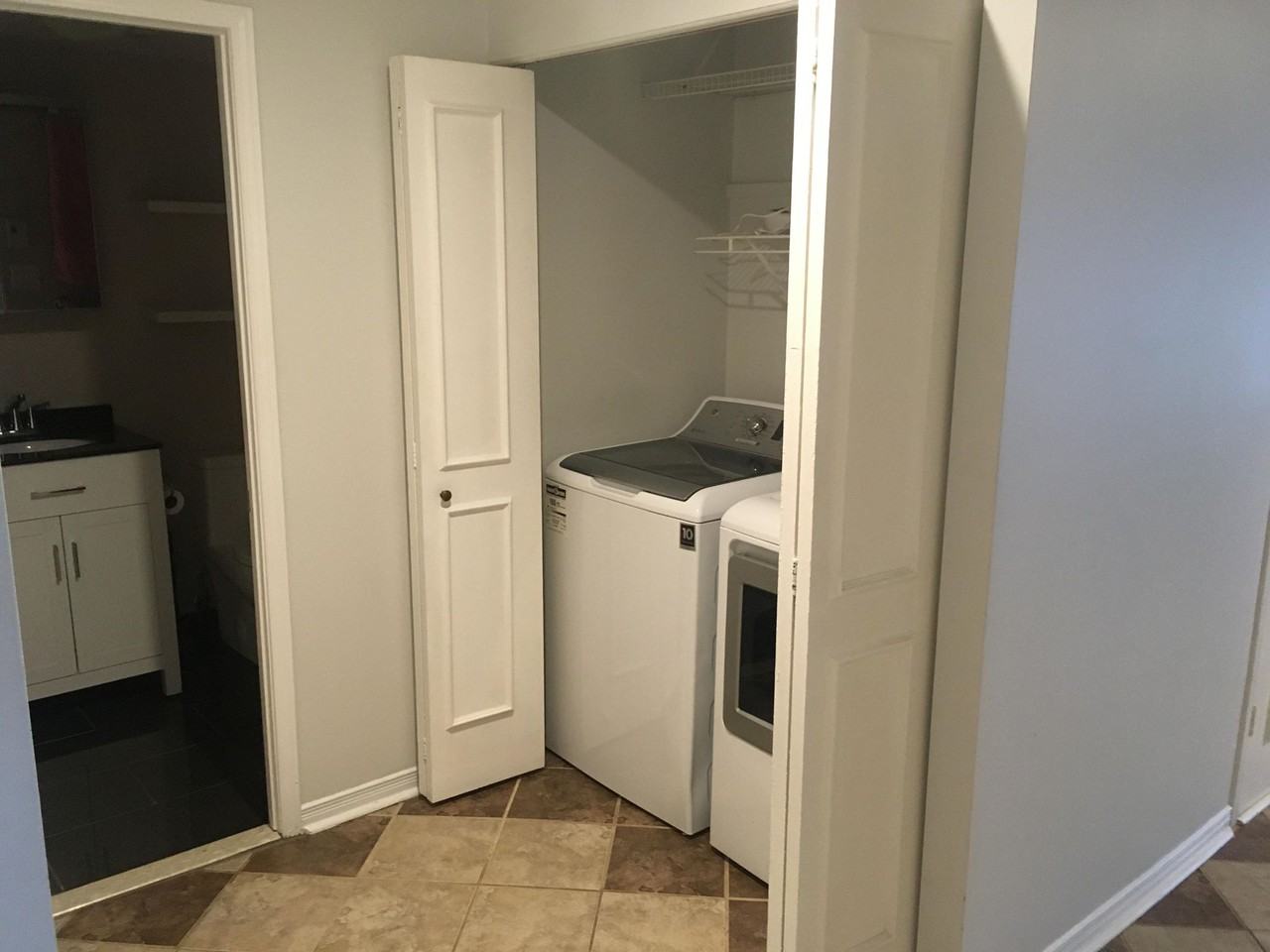 1100 Rue Lapierre - Photo 2 of 8