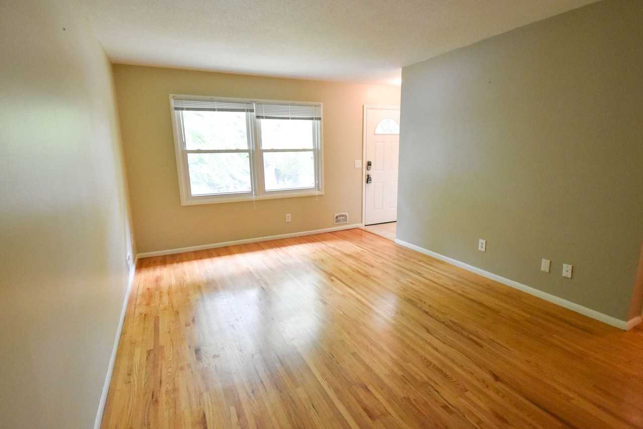 1806 Chestnut Ave - Photo 2 of 12