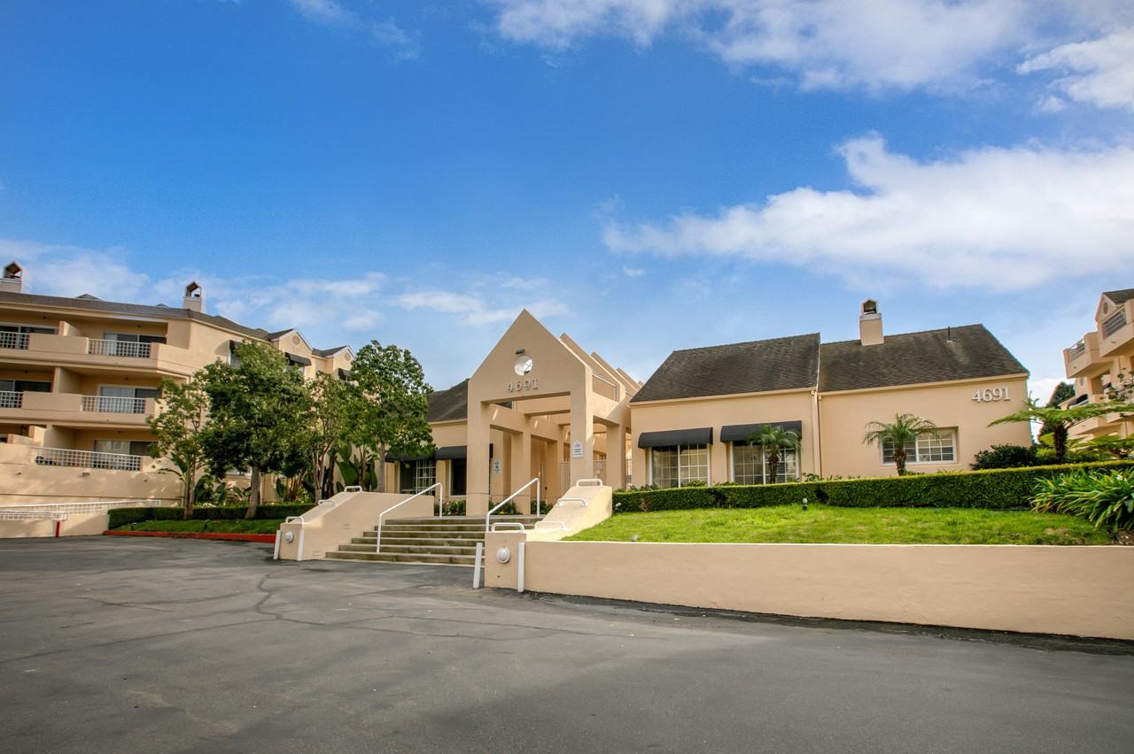 Ocean Towers - Photo 3 of 25