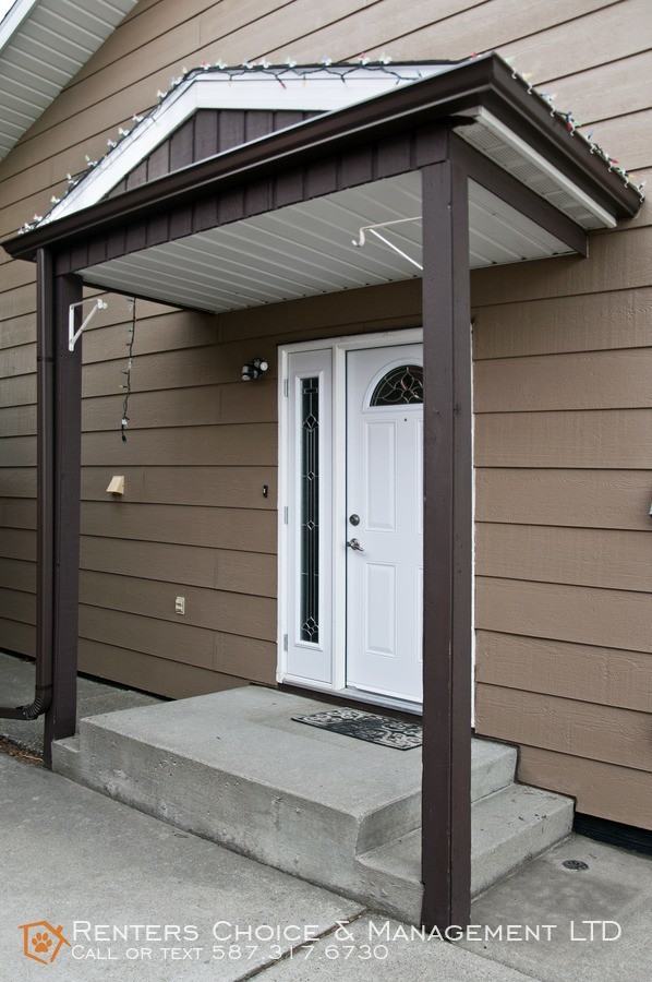 5705 46 St - Photo 2 of 23