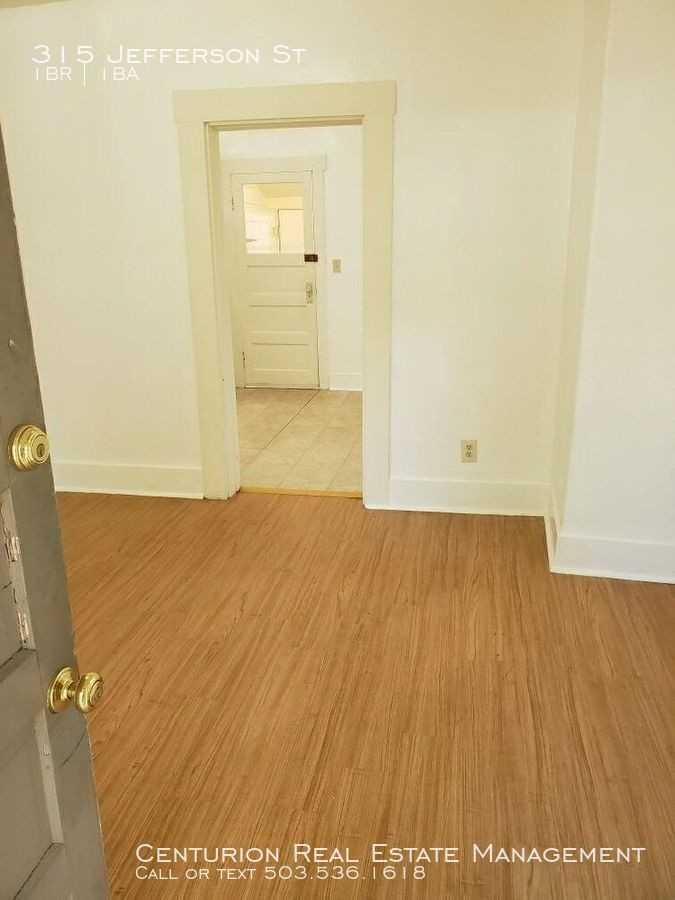 315 Jefferson St - Photo 2 of 13