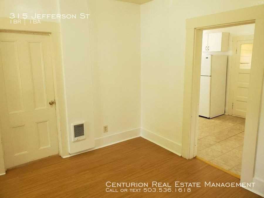 315 Jefferson St - Photo 3 of 13