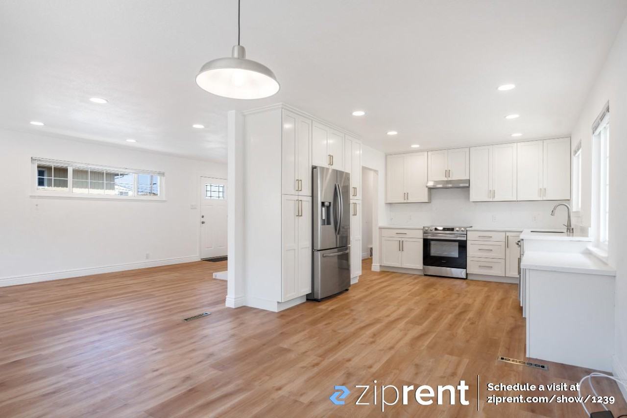 698 Clarinada Ave - Photo 2 of 20